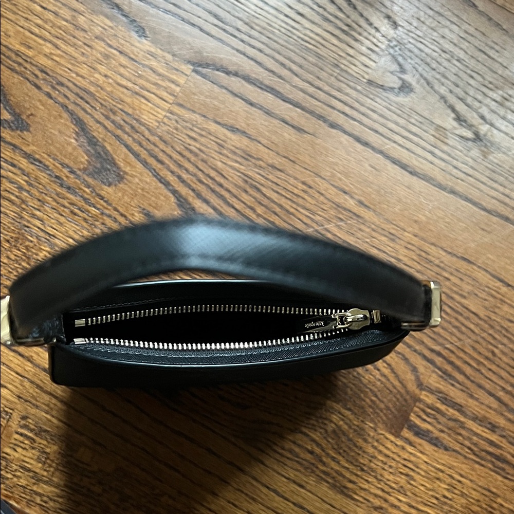🆕KATE SPADE Glittery Black Shoulder Bag Measurements
1.5" W x 8.25" H x 8.75" D - Picture 5 of 5